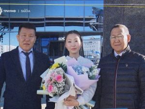 В аэропорту Якутска встретили чемпионку мира по шашкам Тунаару Федорову