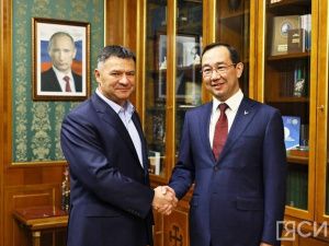 Айсен Николаев поблагодарил Андрея Тарасенко за годы работы на посту премьера Якутии