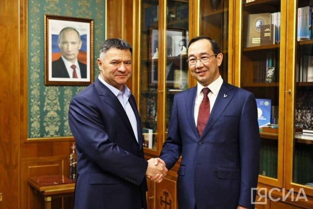 Айсен Николаев поблагодарил Андрея Тарасенко за годы работы на посту премьера Якутии