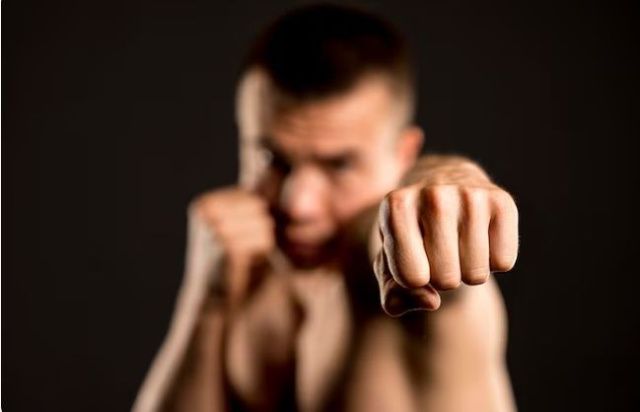 В Якутске трое мужчин избили до смерти прохожего, перепутав его с другим человеком