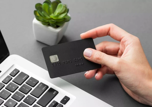 За прошедшие выходные якутяне отправили мошенникам миллион рублей