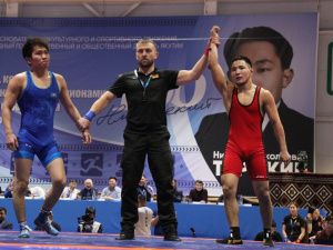 Команда Чурапчинского улуса снова выиграла чемпионат Якутии по вольной борьбе