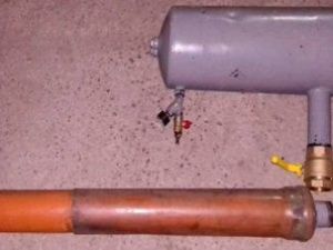 В Мохсоголлохе мужчина пытался перебросить в колонию предметы с помощью «картофельной пушки»