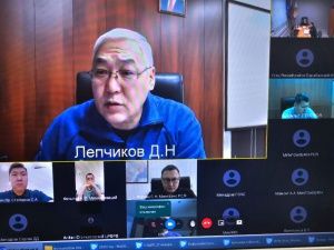 В поселке Нижнеянск устраняют последствия пожара в административном здании