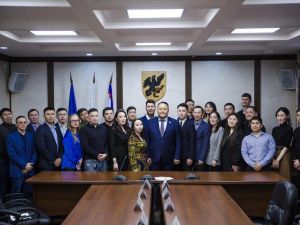 Альберт Семенов встретился с новым составом Молодежной палаты Якутска