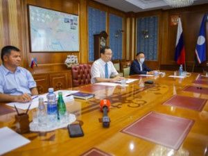 Глава Якутии рассмотрел ход строительства Жатайской судоверфи