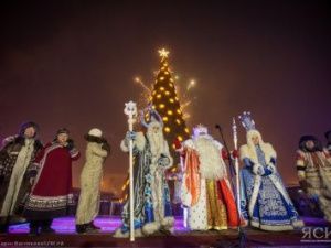 Первую новогоднюю ёлку России зажгут сегодня в Якутске