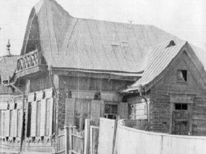 Окружной суд, казначейство, торговый дом «Коковин и Басов». Застывшая музыка Лешевича