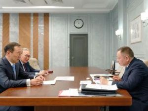 Айсен Николаев встретился с министром строительства и ЖКХ РФ Иреком Файзуллиным