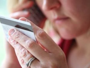 Жительница Мирного перевела мошенникам 345 тысяч рублей