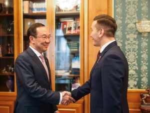 Айсен Николаев напутствовал Игоря Юргина на работу в Минпросвещения России