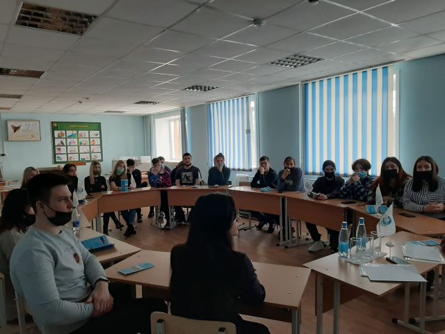 «ЯКУТУГОЛЬ» ПРИВЛЕКАЕТ МОЛОДЫЕ КАДРЫ