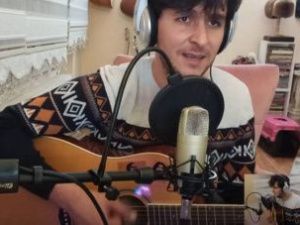 Турок Умид Шахин исполнил песню «Кыhыҥҥы киэhэ»