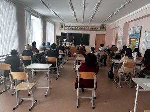 «Мобильные доктора» Якутии провели «уроки здоровья» школьникам арктического посёлка Депутатский