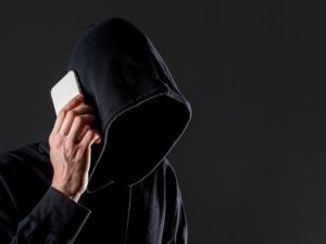 В Якутии ведущий научный сотрудник поверила мошенникам и лишилась почти 1,5 млн рублей