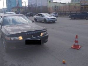 В Якутске ребенок, попавший под колеса двух машин, находится в тяжелом состоянии