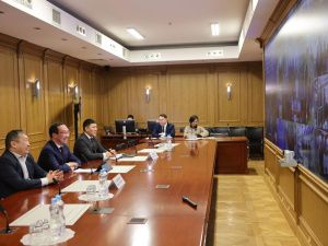 Жители Покровска и Зырянки в Якутии получили новые квартиры взамен аварийного жилья