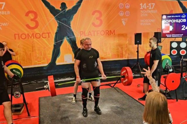 Сотрудник «Железных дорог Якутии» установил три мировых рекорда по силовым видам спорта