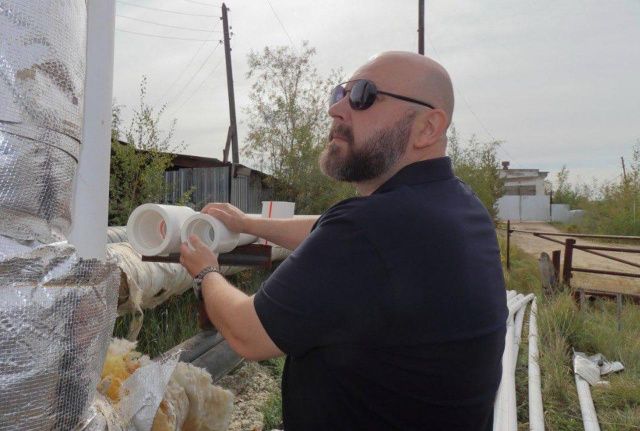 Руководитель муниципальной компании, получившей неудовлетворительную оценку финансового состояния, отчитался о зарплате в 0,5 млн рублей в месяц