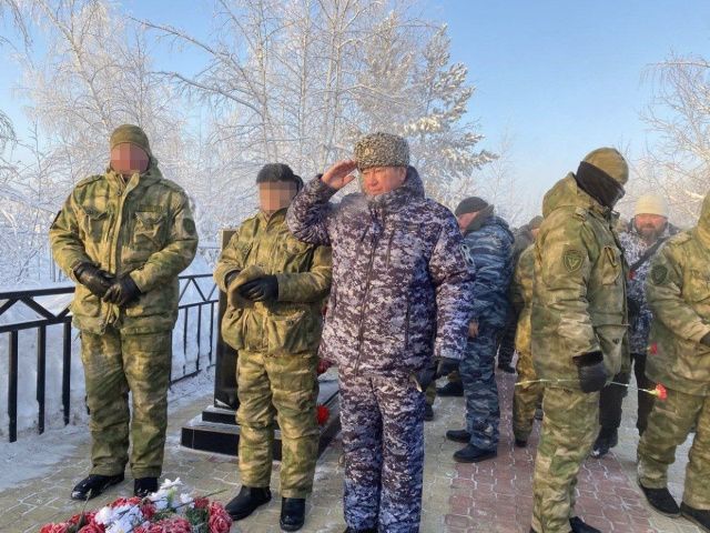 Росгвардейцы почтили память погибших коллег Александра Рыжикова и Станислава Голомарева