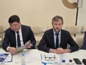 Важно: Генеральный директор АО «АК «ЖДЯ» Василий Шимохин обсудил с руководством Магаданской области вопросы строительства транспортной инфраструктуры