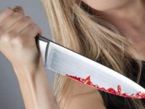 Жительница Якутии ударила сожителя ножом в горло, а затем в грудь