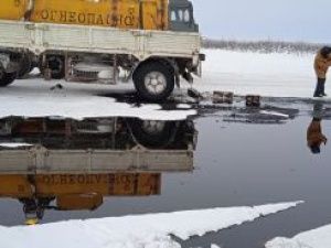 В Абыйском улусе произошел разлив нефтепродуктов
