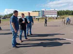 Андрей Тарасенко проверил готовность образовательных учреждений к началу учебного года в Алданском районе