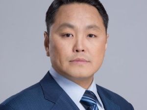 Председатель Гордумы Якутска Альберт Семенов поздравляет с Днем знаний!