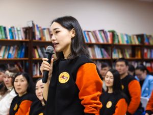 Айсен Николаев встретился с командой Горного улуса – победителями молодёжного фестиваля «Муус устар»