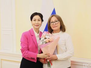 Сотрудники ЗАГСа в Якутии отметили профессиональный праздник