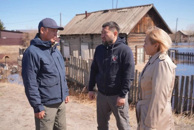 Паводок-2026: Евгений Григорьев провёл оперативные совещания в Кангалассах и Тулагино