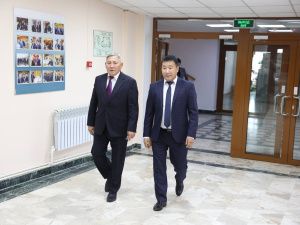 Айсен Николаев открыл первое заседание 7 созыва Госсобрания (Ил Тумэн) Якутии