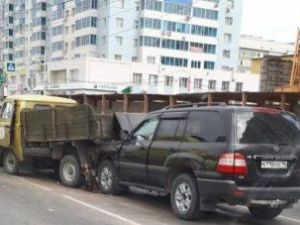 В столкновении пяти машин в центре Якутска виноват водитель Toyota Land Cruiser