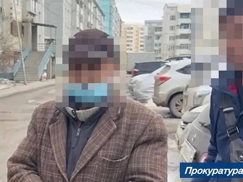 Скрывался более 30 лет: В Якутске мужчина нанес ножевые ранения трем знакомым
