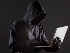 Жительница Якутии отправила мошенникам 12 662 000 рублей