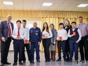 Школьникам Якутска вручили паспорта в День космонавтики