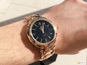 У жителя Якутии собутыльник украл золотые часы