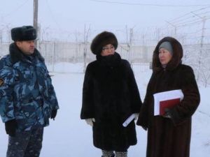 Уполномоченный по правам человека в Якутии посетила колонии в Якутске и Мохсоголлохе