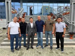 В Якутск прилетел легендарный боец Федор Емельяненко