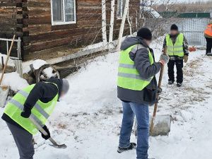 Осужденные, отбывающие наказание на участке колонии-поселения при исправительной колонии № 7, приняли участие в субботнике