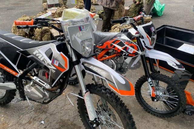 Делегация Горного района Якутии доставила бойцам СВО гуманитарную помощь