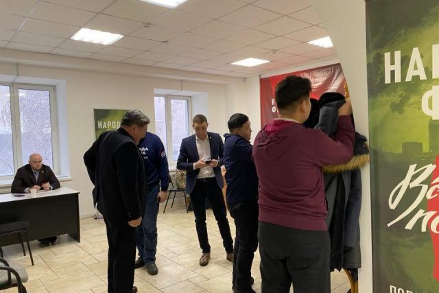 В пунктах сбора подписей собираются очереди из якутян, желающих поддержать Владимира Путина