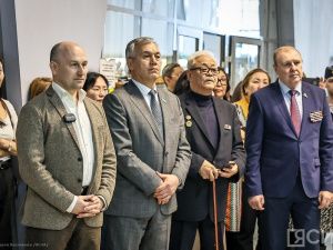 Известный писатель Николай Стариков провел авторскую экскурсию в историческом парке Якутска