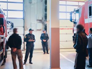 Несовершеннолетние осужденные посетили пожарно-спасательную часть № 6 в г. Якутске
