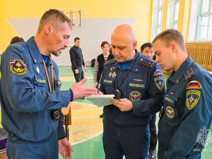 «Всегда готов!»: в Мирном прошла пожарная эстафета школьников