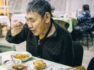 «Графский берег» за год накормил бесплатными обедами около 10 тысяч жителей Якутска