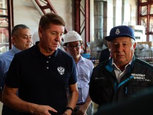 Делегация Совета Федерации ознакомилась с ходом строительства Жатайской судоверфи