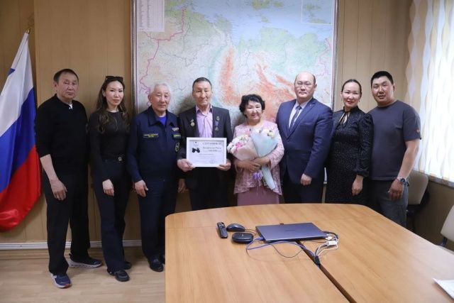 «Я увидел что-то белое и понял: случилась беда». Супруги из Чериктея спасли шестерых утопающих на Алдане