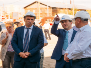 Айсен Николаев:  «Вместе с руководством Якутска будем решать проблему переполненных школ»